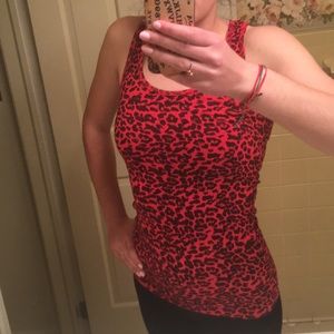 Printed form fit tank top